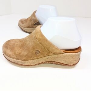 Acorn Brand Clog Shoes Suede or Suede Like Tan Wedge Women's Size 6